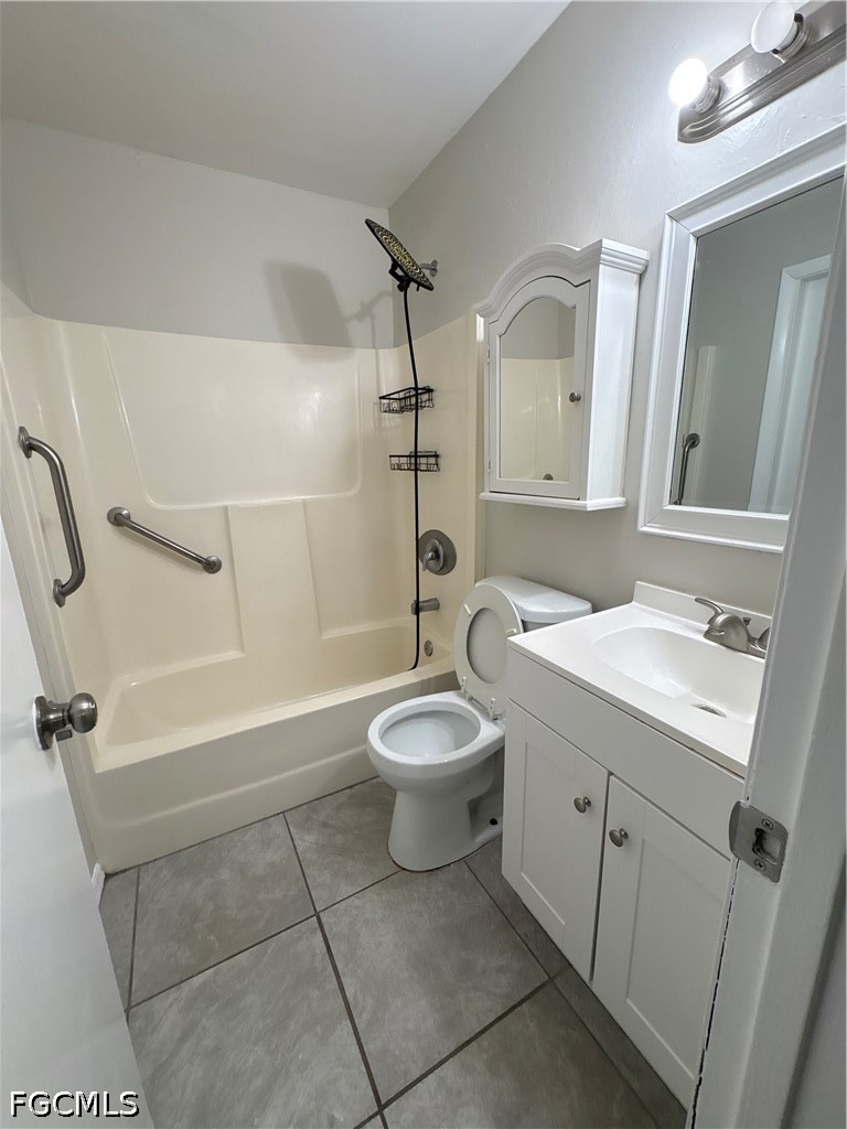 3 Bed Pool Home for Sale in Cape Coral, photo 13