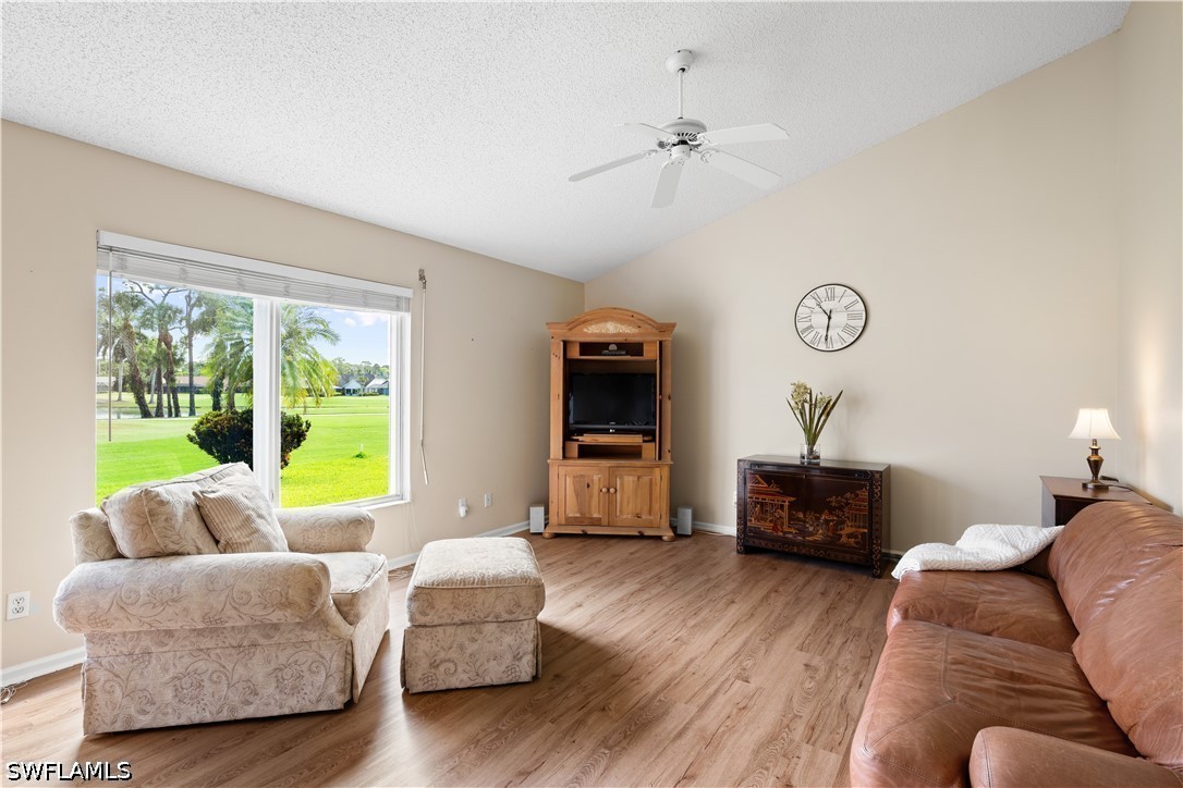 3 Bed SingleFamilyResidence for Sale in Naples, photo 13