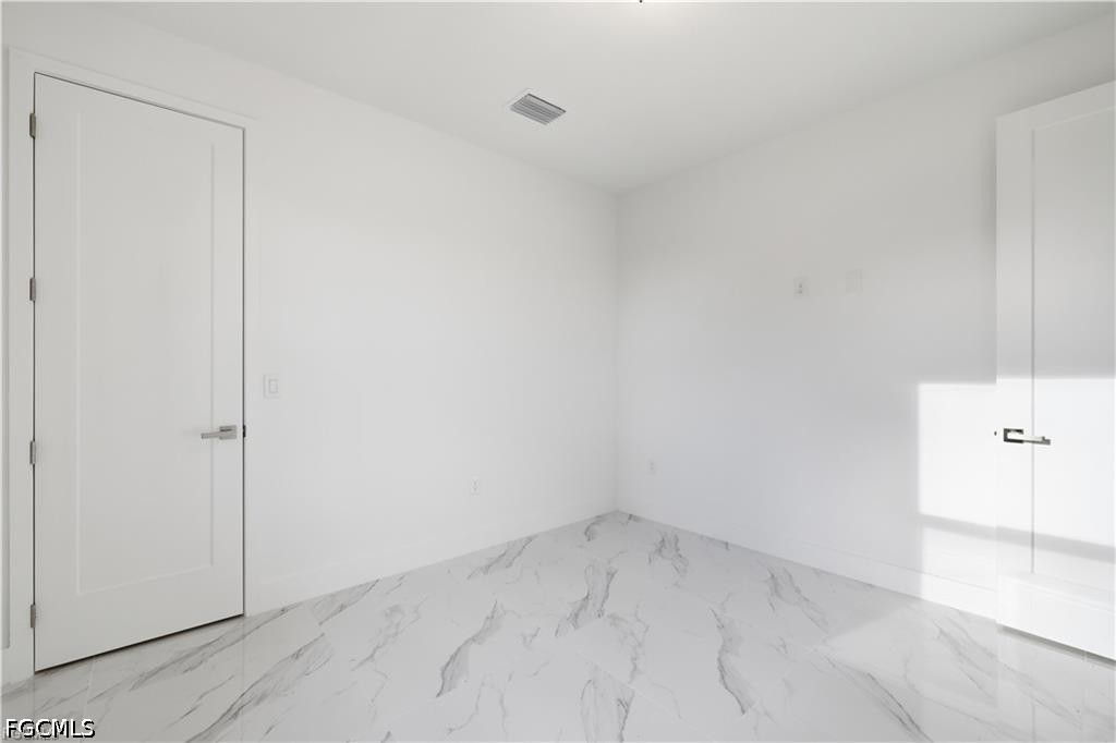 4 Bed SingleFamilyResidence for Sale in Lehigh Acres, photo 13