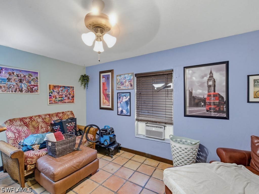 3 Bed SingleFamilyResidence for Sale in Naples, photo 13