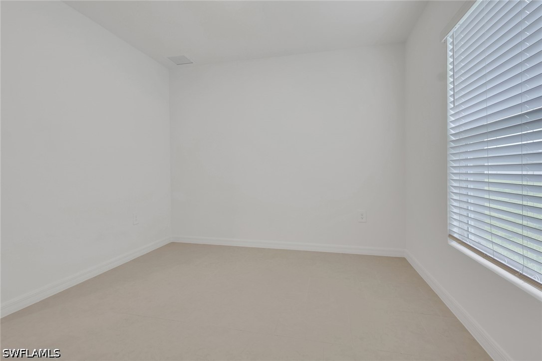 4 Bed SingleFamilyResidence for Sale in Savanna Lakes, photo 13