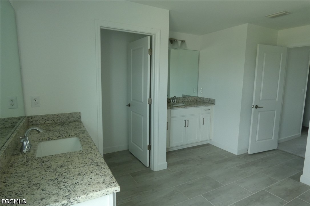 5 Bed SingleFamilyResidence for Sale in Timber Creek, photo 13