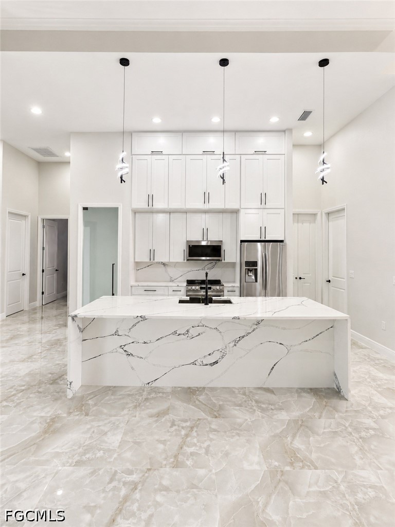 4 Bed SingleFamilyResidence for Sale in Lehigh Acres, photo 13