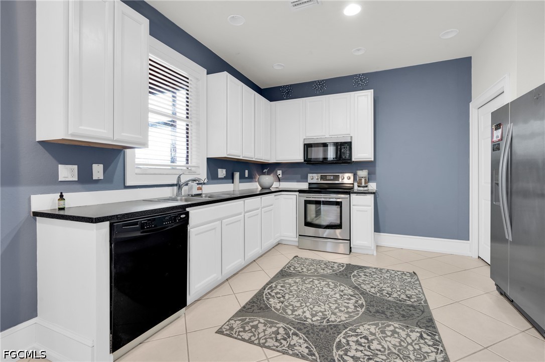 4 Bed SingleFamilyResidence for Sale in Lehigh Acres, photo 13