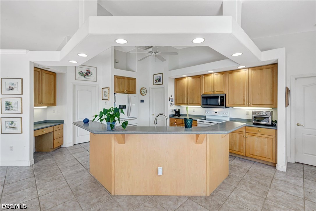 3 Bed Pool Home for Sale in Cape Coral, photo 13