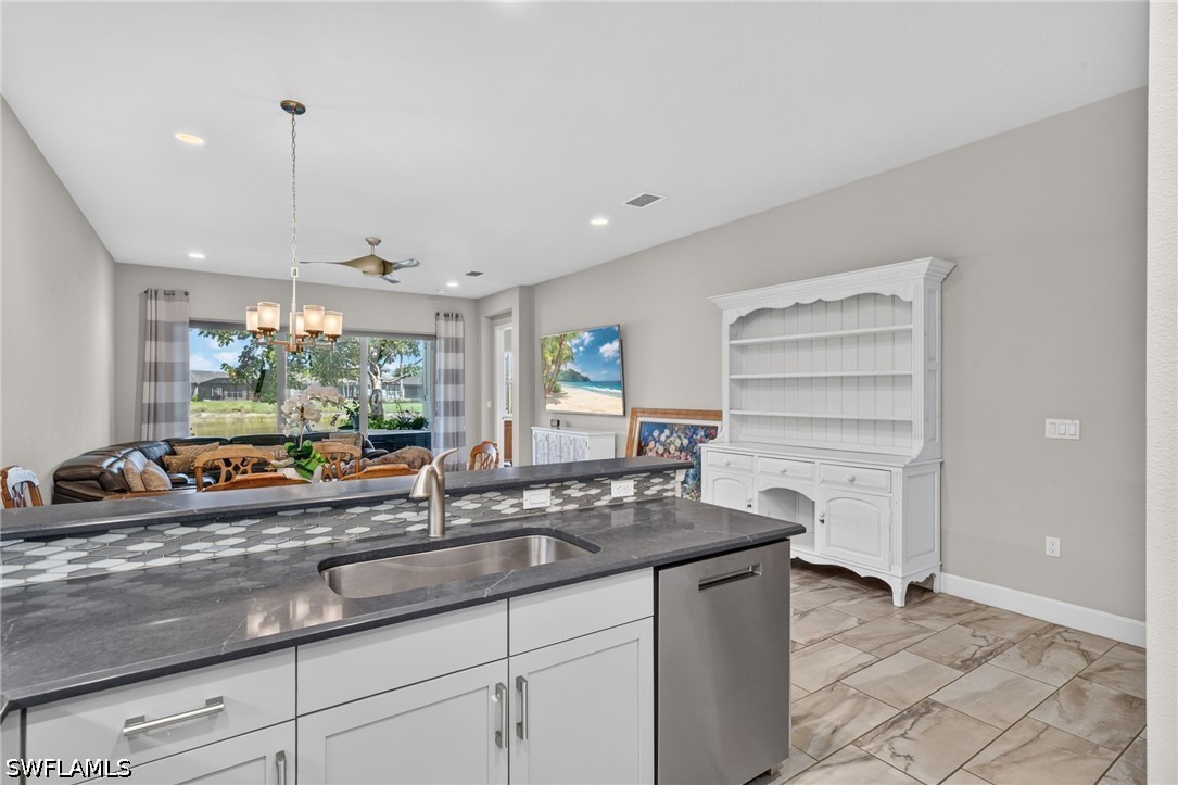 2 Bed Waterfront Home for Sale in Valencia Bonita, photo 13
