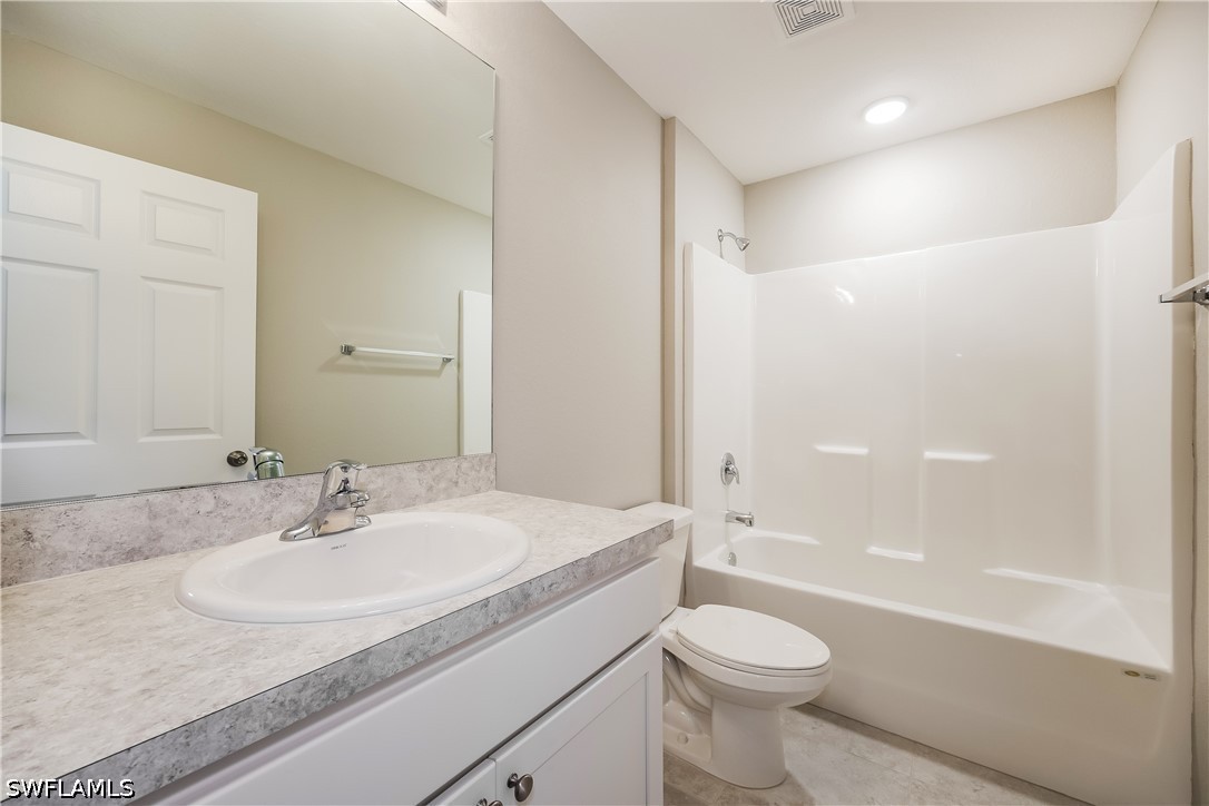3 Bed SingleFamilyResidence for Sale in Lehigh Acres, photo 13
