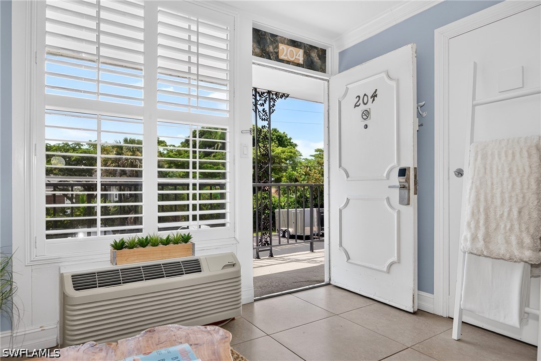 1 Bed Condominium for Sale in Naples, photo 13