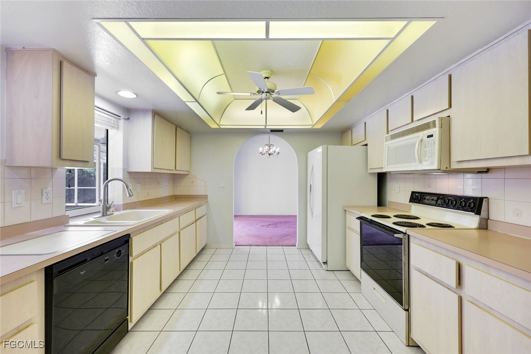 3 Bed Pool Home for Sale in San Carlos Park, photo 14