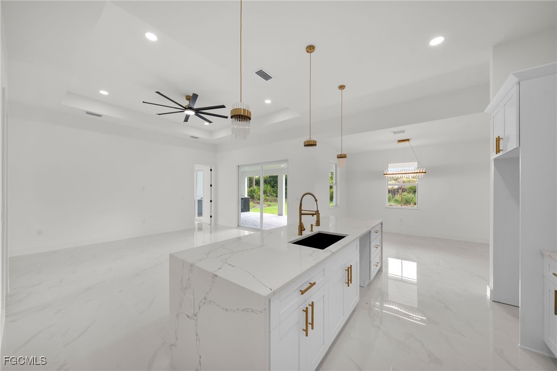 4 Bed SingleFamilyResidence for Sale in Lehigh Acres, photo 14