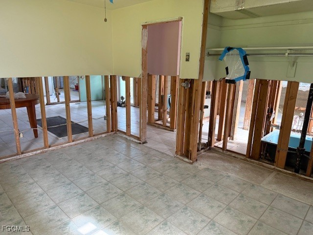2 Bed SingleFamilyResidence for Sale in Cape Coral, photo 14