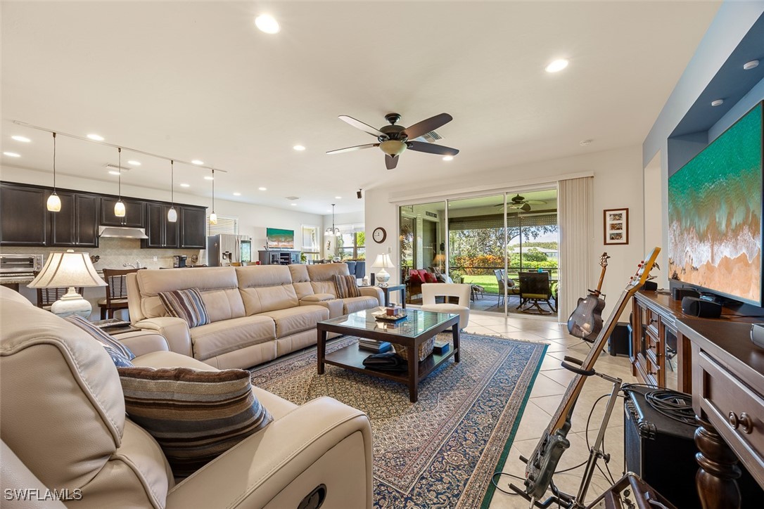 3 Bed SingleFamilyResidence for Sale in Del Webb, photo 14