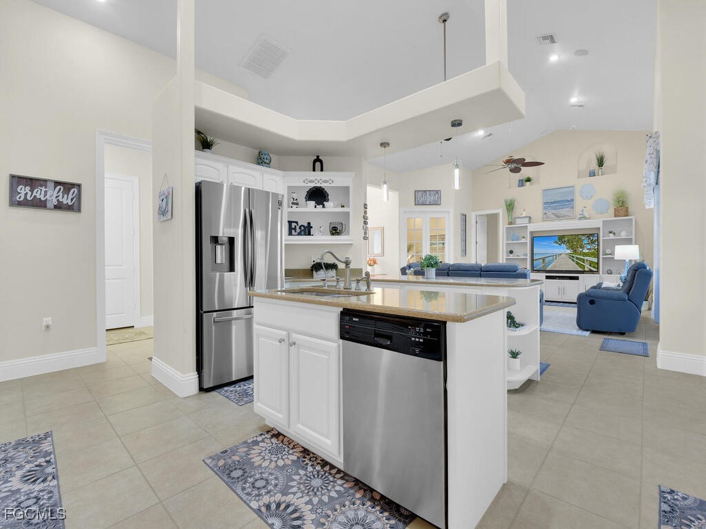 3 Bed Pool Home for Sale in Cape Coral, photo 14