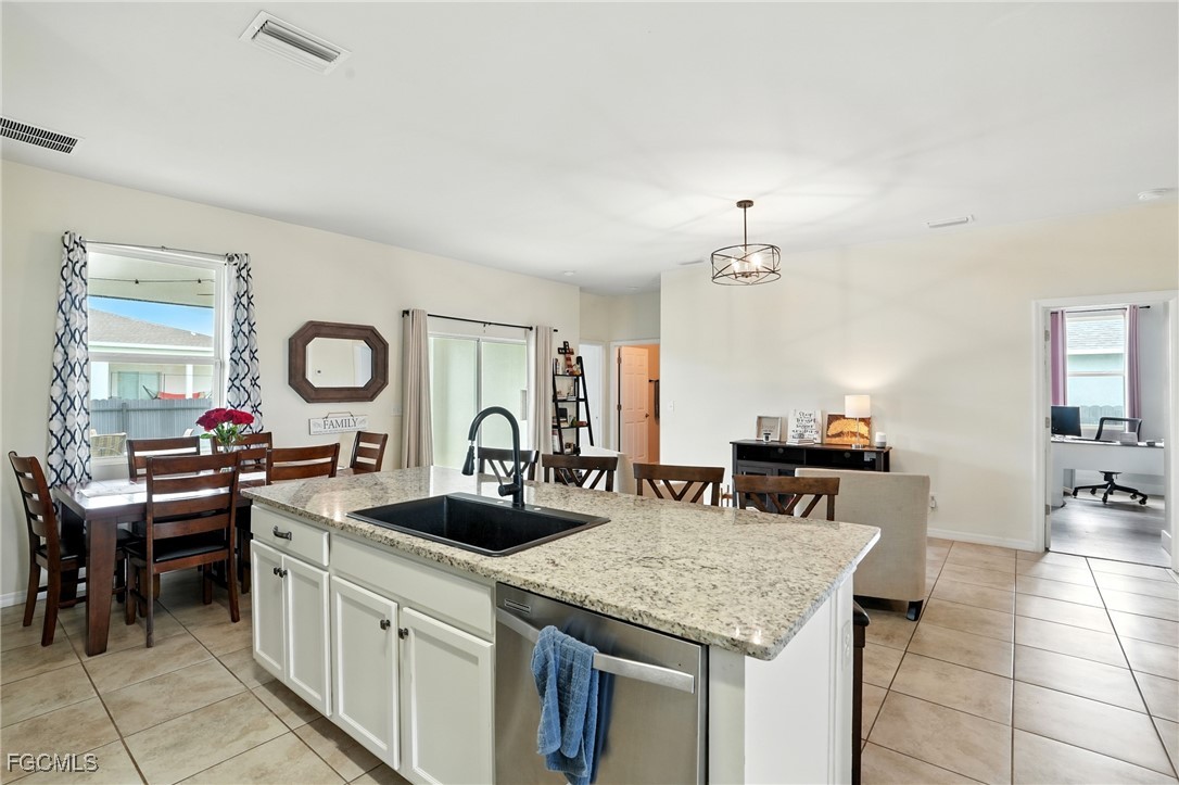 4 Bed SingleFamilyResidence for Sale in Cape Coral, photo 14