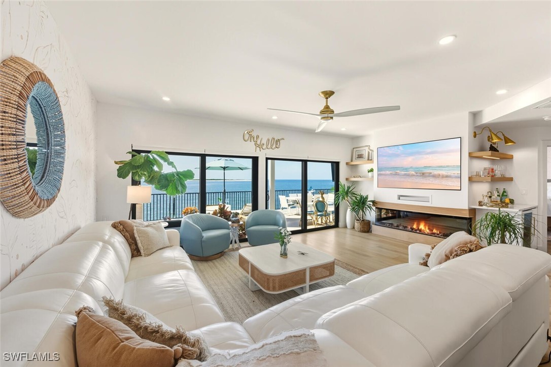 2 Bed Waterfront Home for Sale in Naples, photo 14