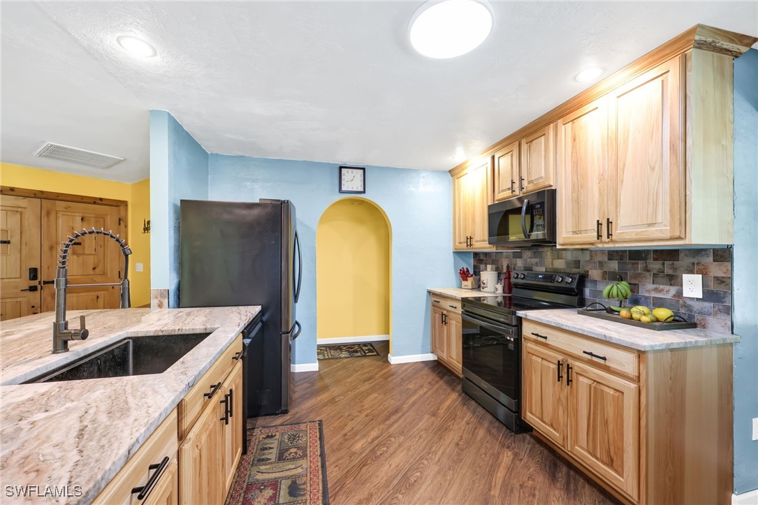 3 Bed Pool Home for Sale in Lehigh Acres, photo 14