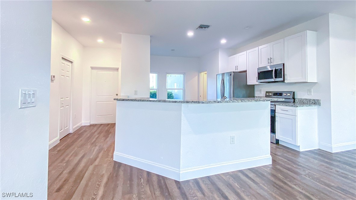 3 Bed SingleFamilyResidence for Sale in Cape Coral, photo 14