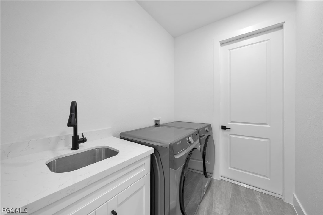 3 Bed SingleFamilyResidence for Sale in Lehigh Acres, photo 14