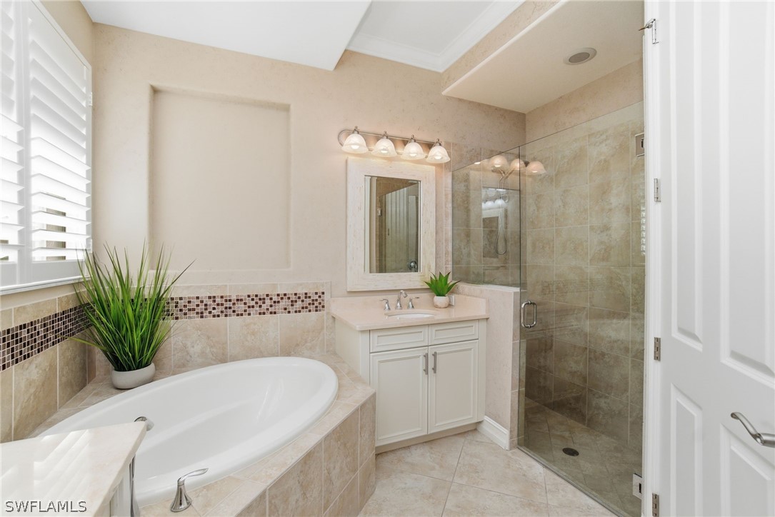 3 Bed SingleFamilyResidence for Sale in Naples, photo 14