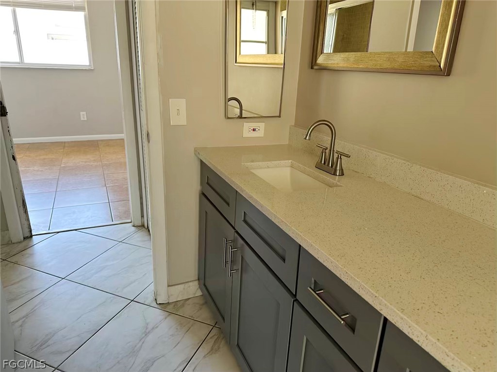3 Bed SingleFamilyResidence for Sale in Cape Coral, photo 14