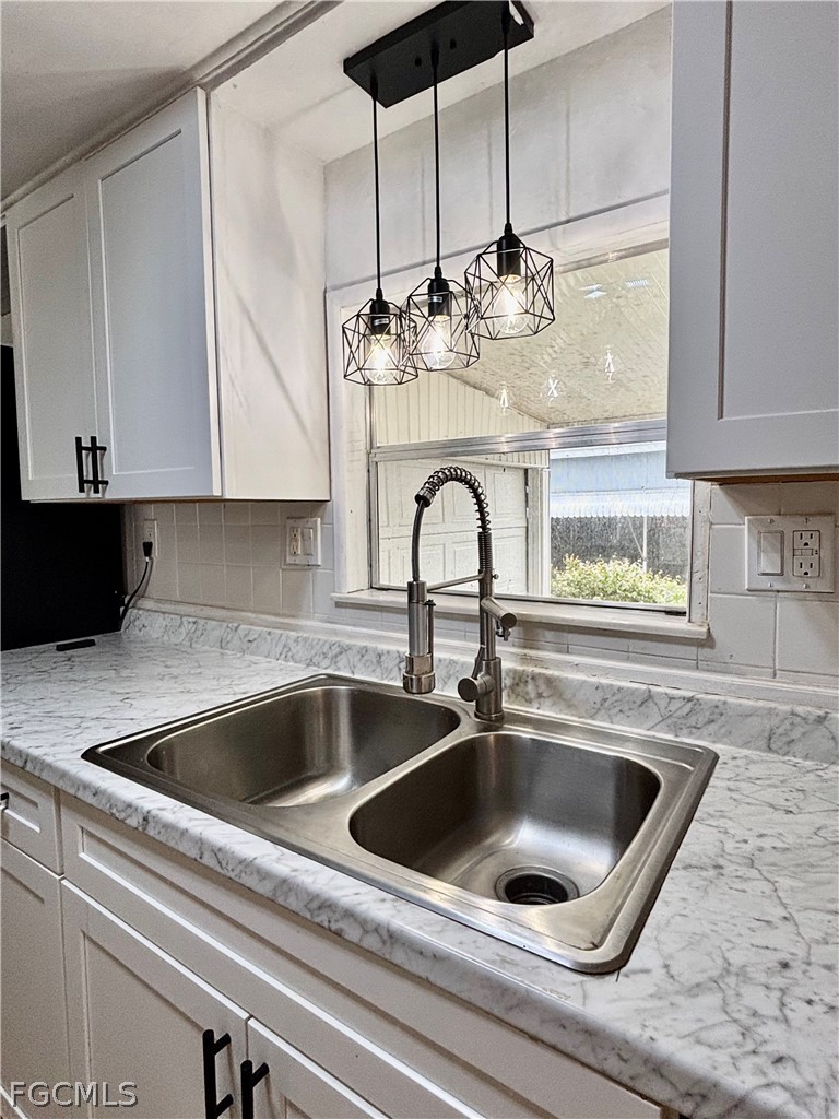 2 Bed ManufacturedHome for Sale in North Fort Myers, photo 14