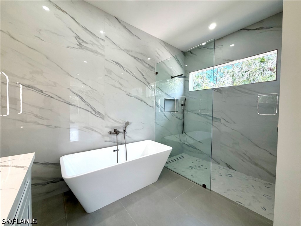 4 Bed SingleFamilyResidence for Sale in Naples, photo 14