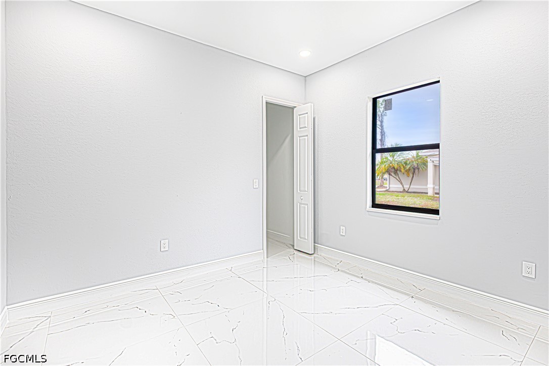 3 Bed SingleFamilyResidence for Sale in Lehigh Acres, photo 14