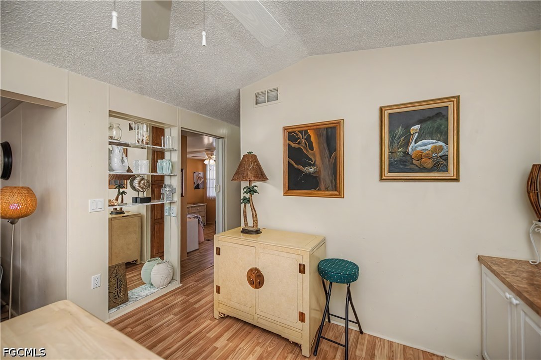 2 Bed ManufacturedHome for Sale in North Fort Myers, photo 14