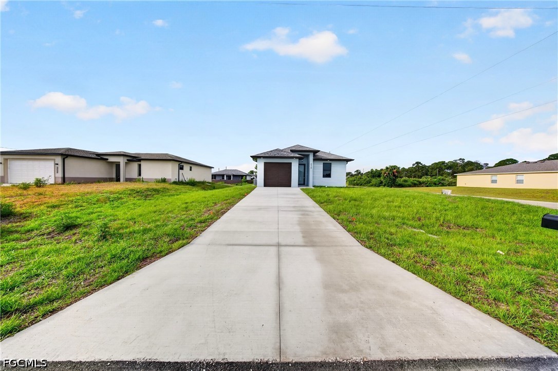 3 Bed SingleFamilyResidence for Sale in Lehigh Acres, photo 14