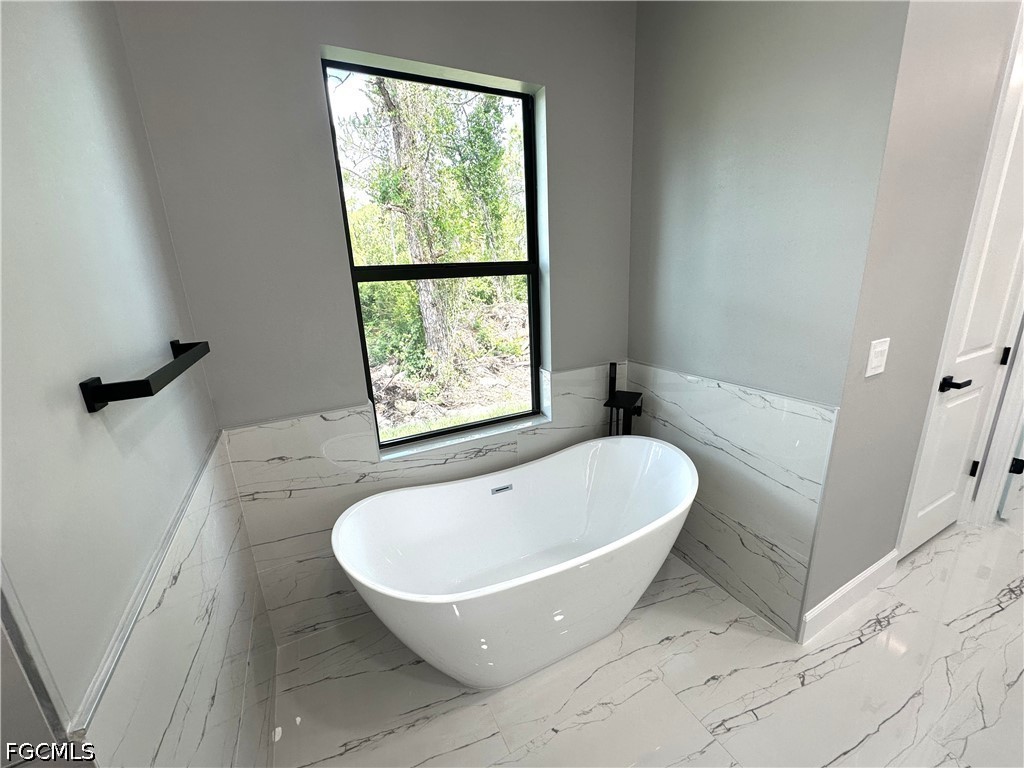 3 Bed SingleFamilyResidence for Sale in Lehigh Acres, photo 14