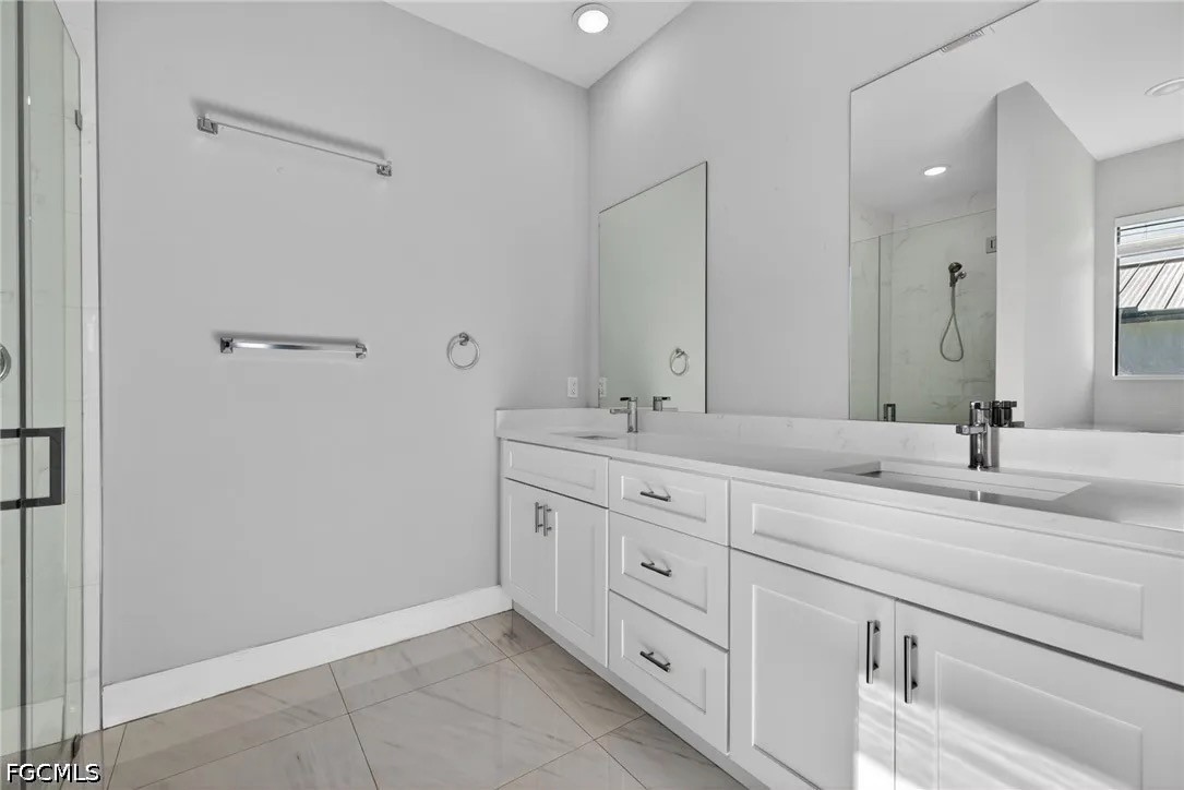 3 Bed SingleFamilyResidence for Sale in Cape Coral, photo 14