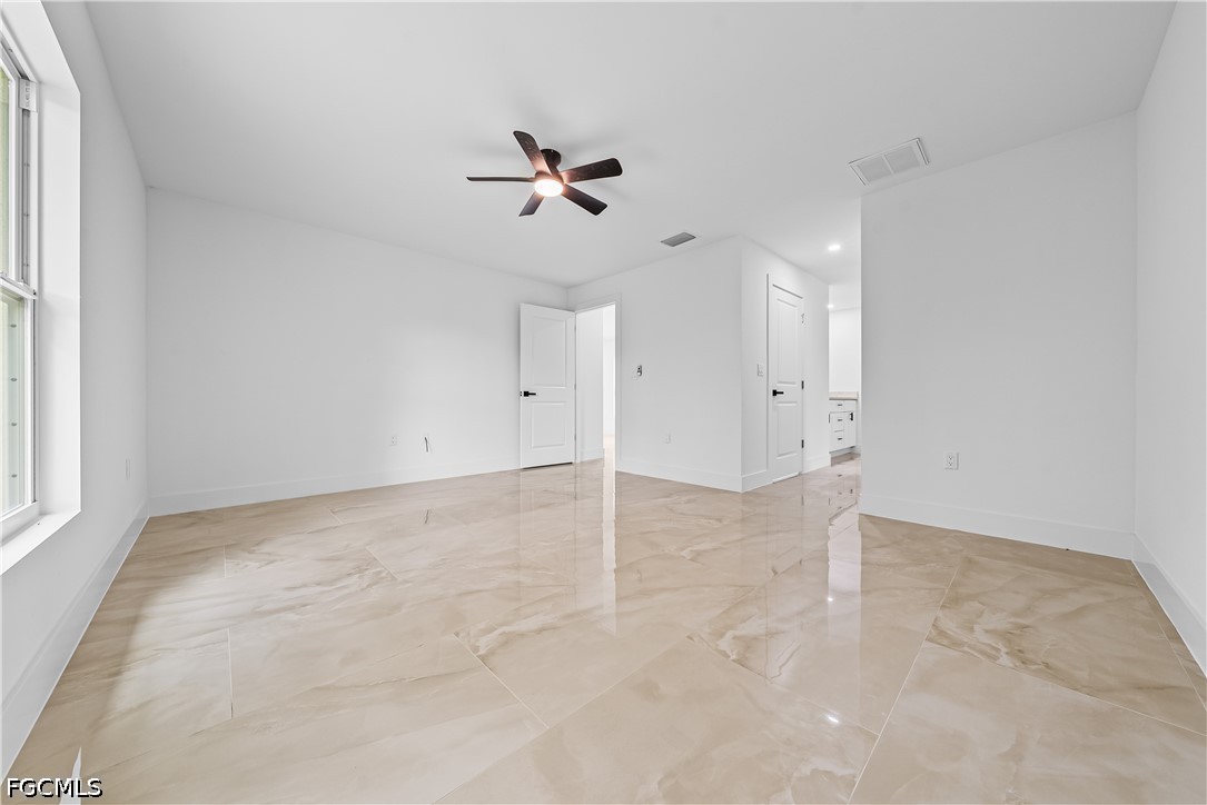 4 Bed SingleFamilyResidence for Sale in Lehigh Acres, photo 14