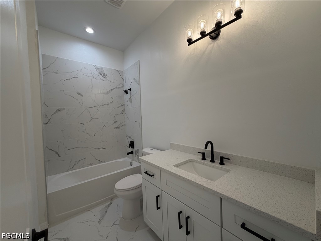 3 Bed SingleFamilyResidence for Sale in Lehigh Acres, photo 14