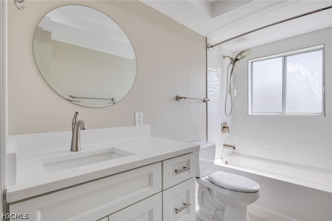 2 Bed Waterfront Home for Sale in Cape Coral, photo 14
