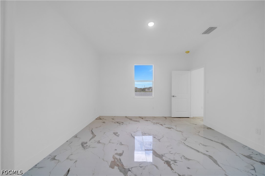3 Bed SingleFamilyResidence for Sale in Acreage, photo 14