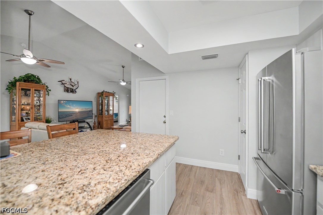 2 Bed SingleFamilyResidence for Sale in North Fort Myers, photo 14
