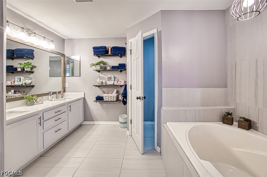 4 Bed SingleFamilyResidence for Sale in Cape Coral, photo 14