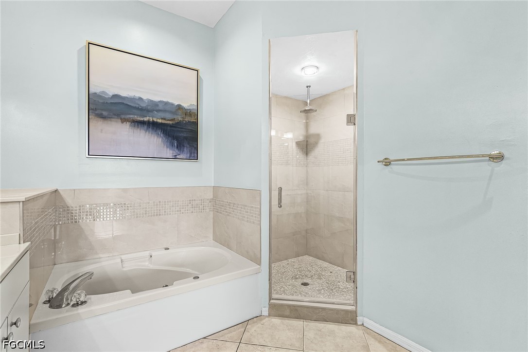 3 Bed Pool Home for Sale in Harbourside, photo 14