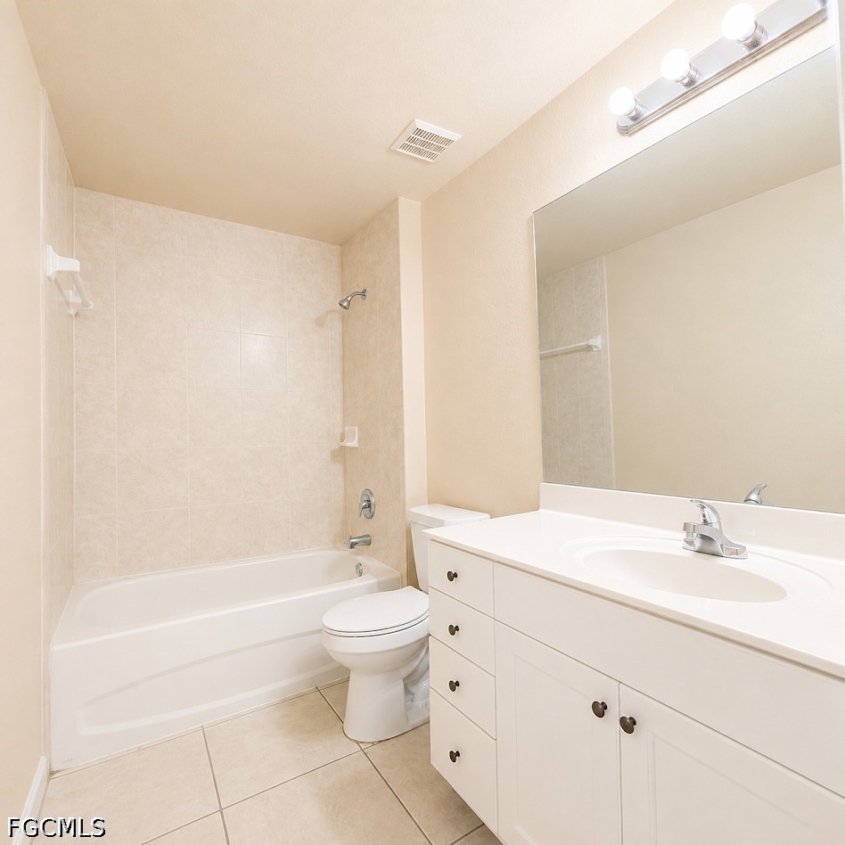 2 Bed Condominium for Sale in Cape Coral, photo 14