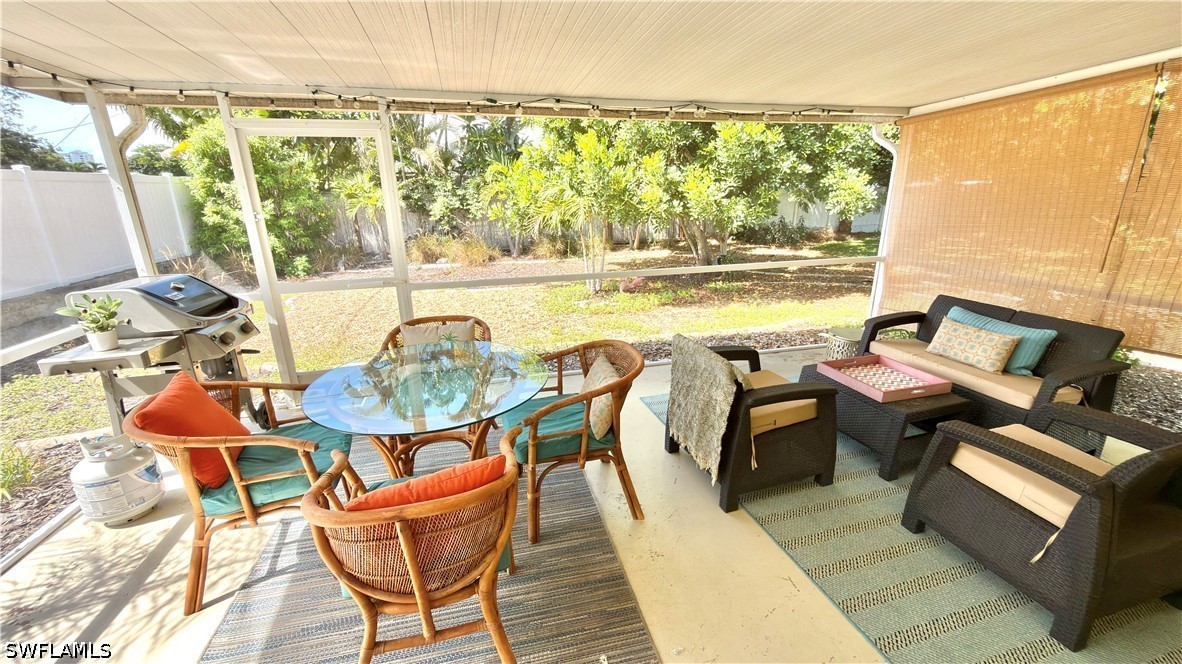 2 Bed SingleFamilyResidence for Sale in Naples, photo 14