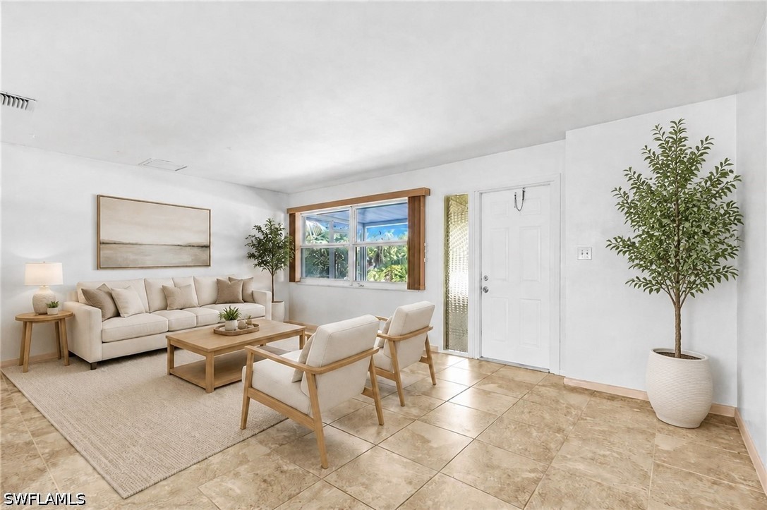 3 Bed SingleFamilyResidence for Sale in Naples, photo 14