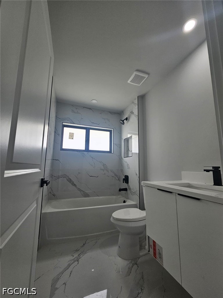 3 Bed SingleFamilyResidence for Sale in Lehigh Acres, photo 14