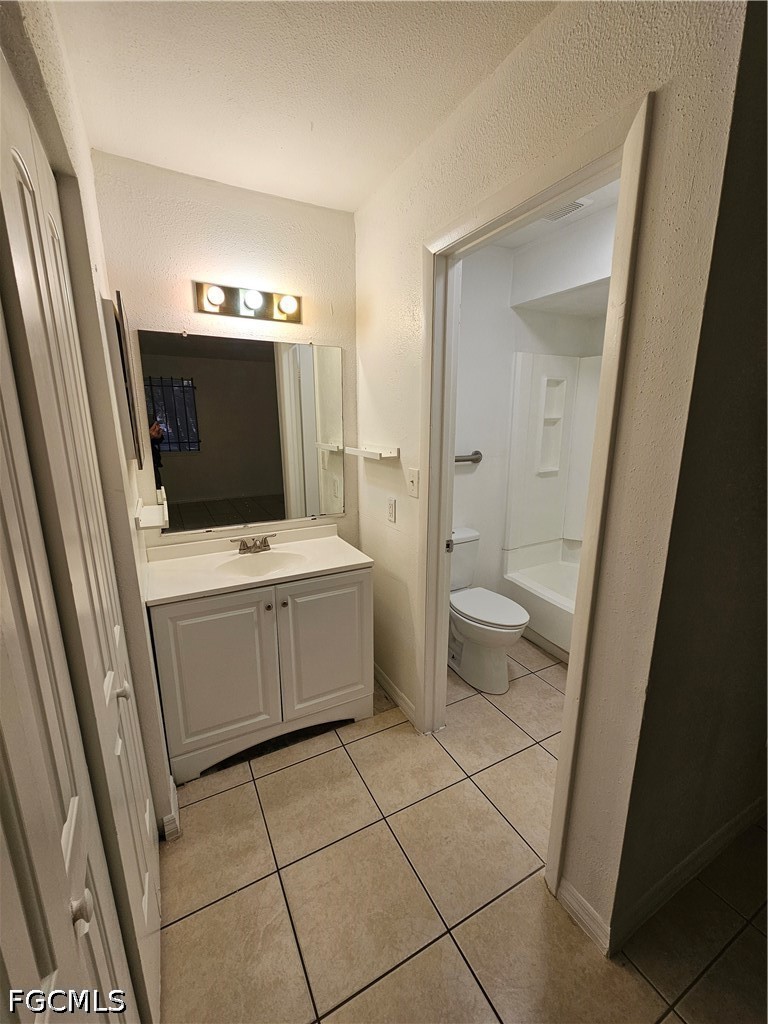 2 Bed Condominium for Sale in Village Creek, photo 14