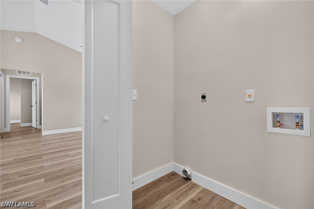 3 Bed SingleFamilyResidence for Sale in Cape Coral, photo 14
