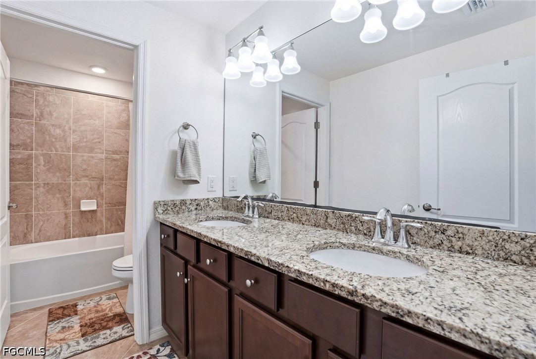 4 Bed Waterfront Home for Sale in Fort Myers, photo 14
