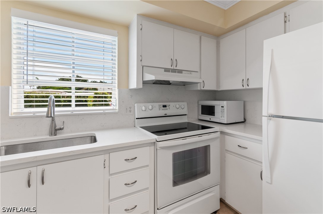 2 Bed Condominium for Sale in Naples, photo 14