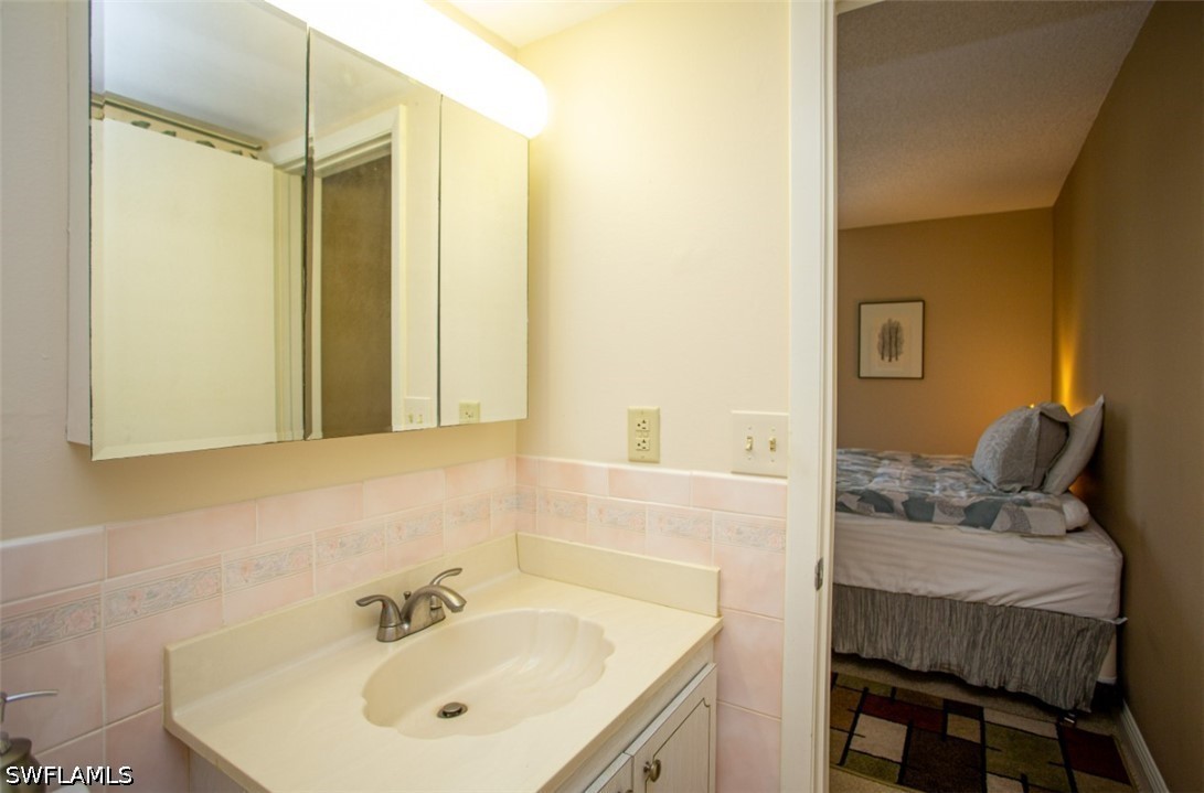 2 Bed Pool Home for Sale in Vista Palms, photo 14
