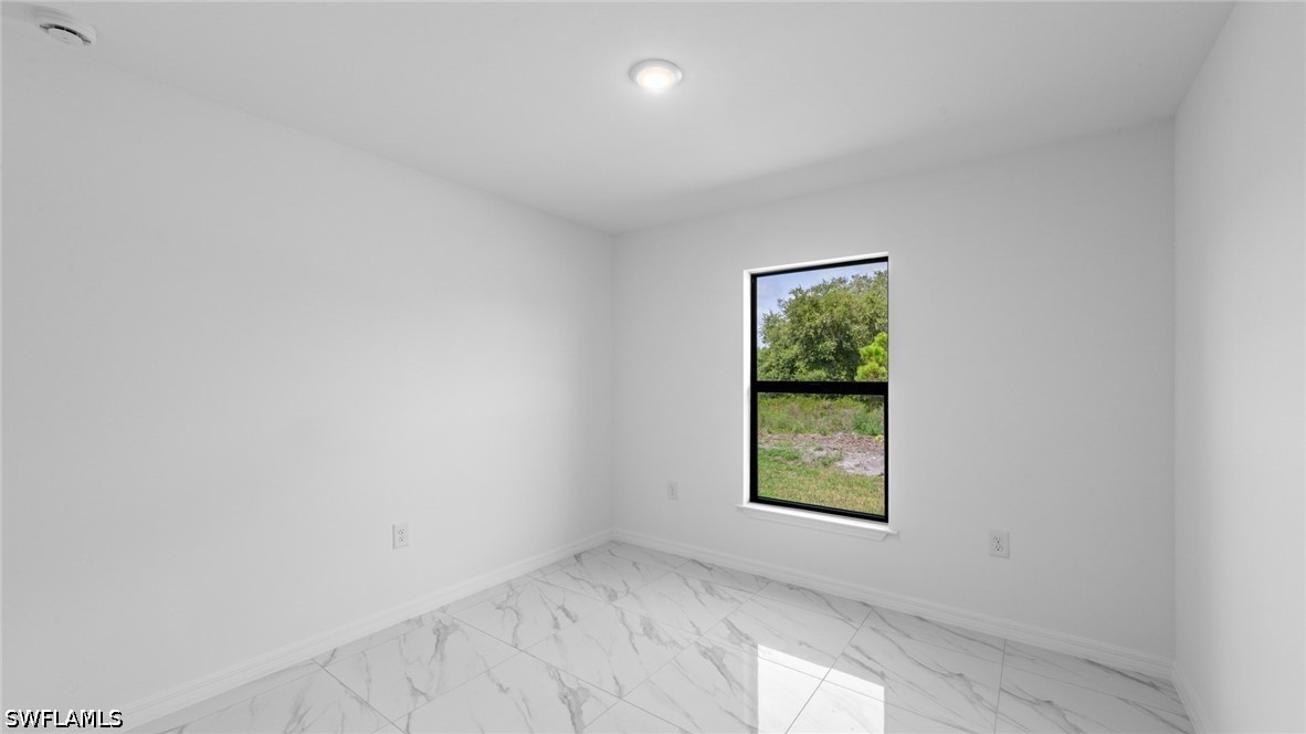 4 Bed SingleFamilyResidence for Sale in Lehigh Acres, photo 14