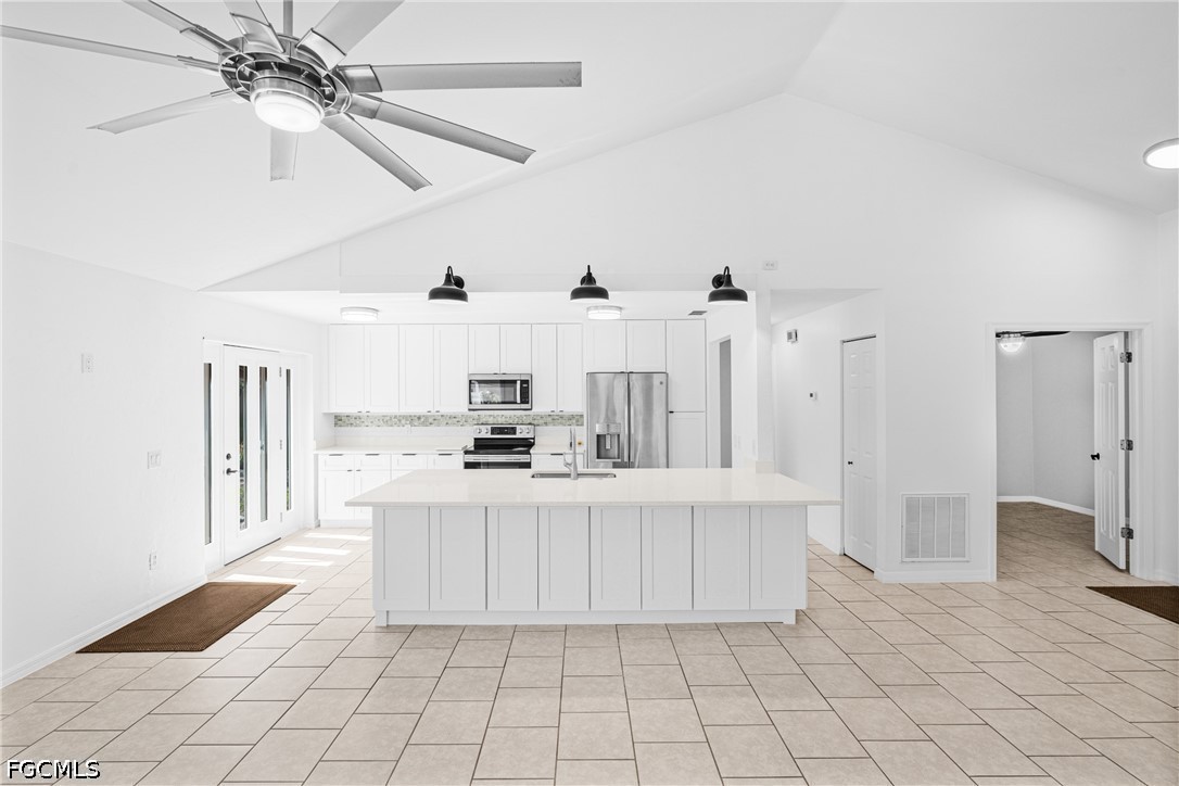 3 Bed SingleFamilyResidence for Sale in The Meadow, photo 14