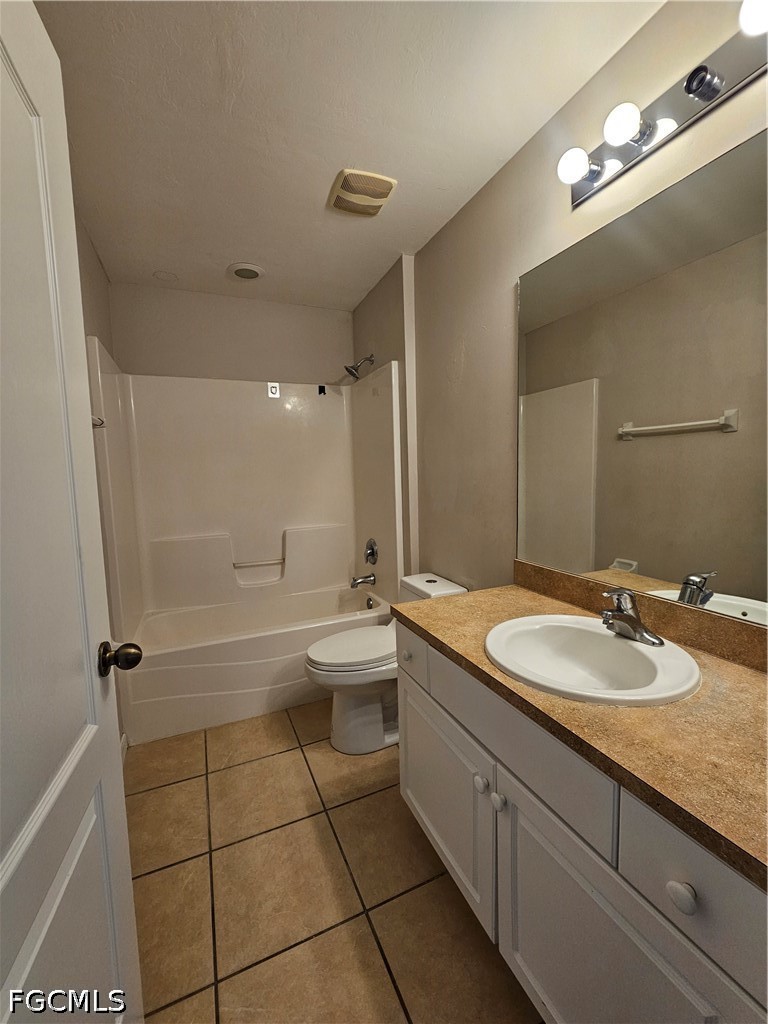 3 Bed SingleFamilyResidence for Sale in Lehigh Acres, photo 14